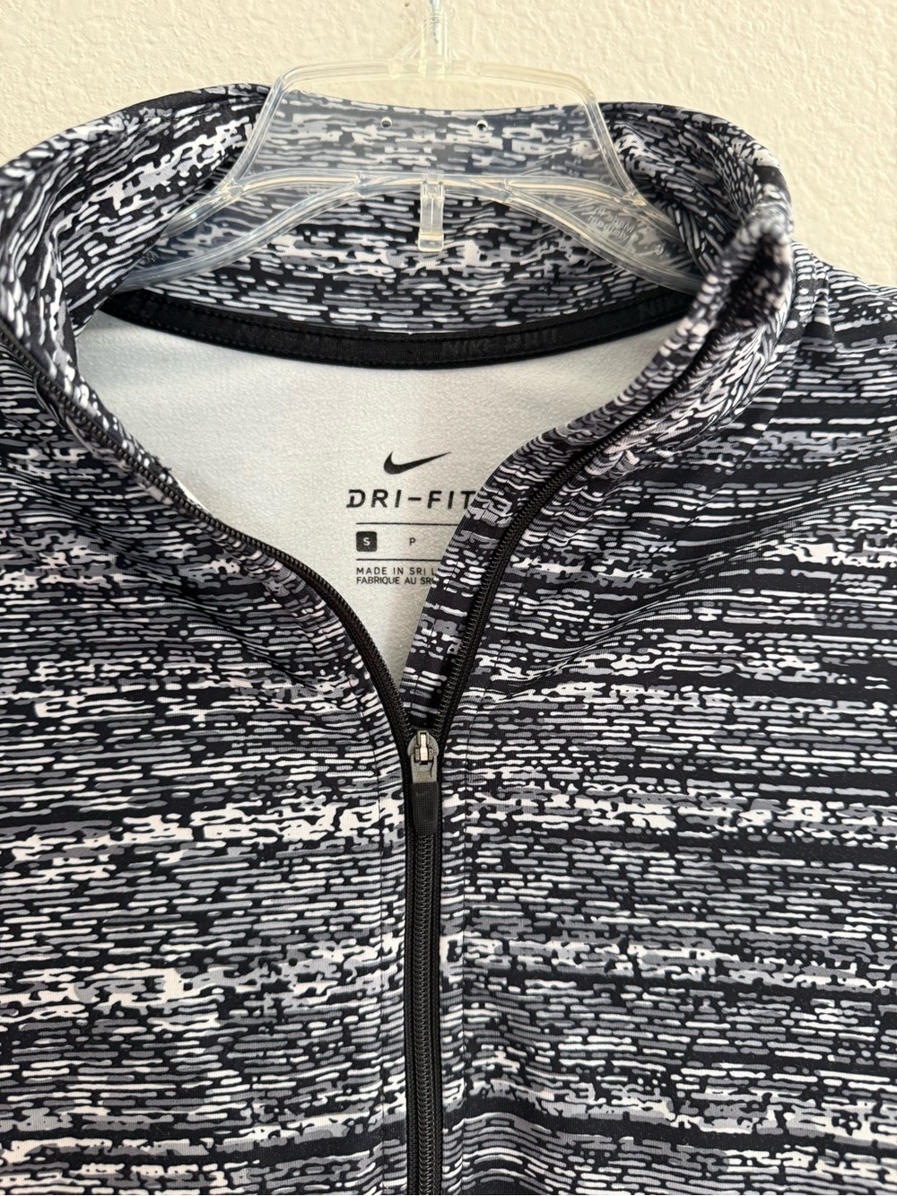 Nike Black & Gray Quarter-Zip Space-Dye Pullover - Picture 2 of 2